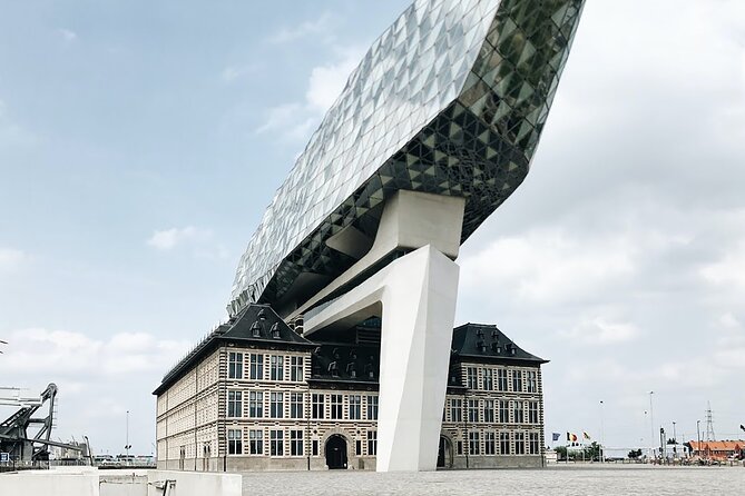 Explore the Instaworthy Spots of Antwerp with a Local - The quiet turns of Vlaaikensgang