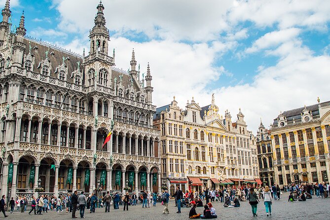 Free tour of Brussels in Italian ( with booking fee) - Is the low price really good value?
