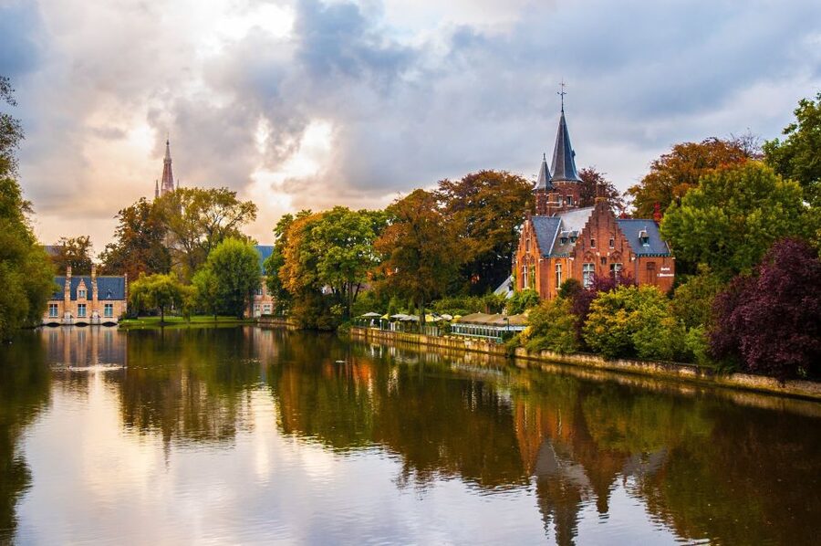 From Amsterdam: Bruges Day Trip in English with Boat Option - Who will enjoy this 12-hour day