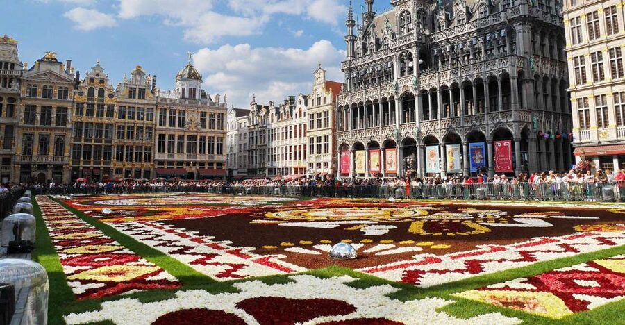 From Amsterdam: Private Sightseeing Tour to Brussels - Arriving in Brussels after 2.5 hours