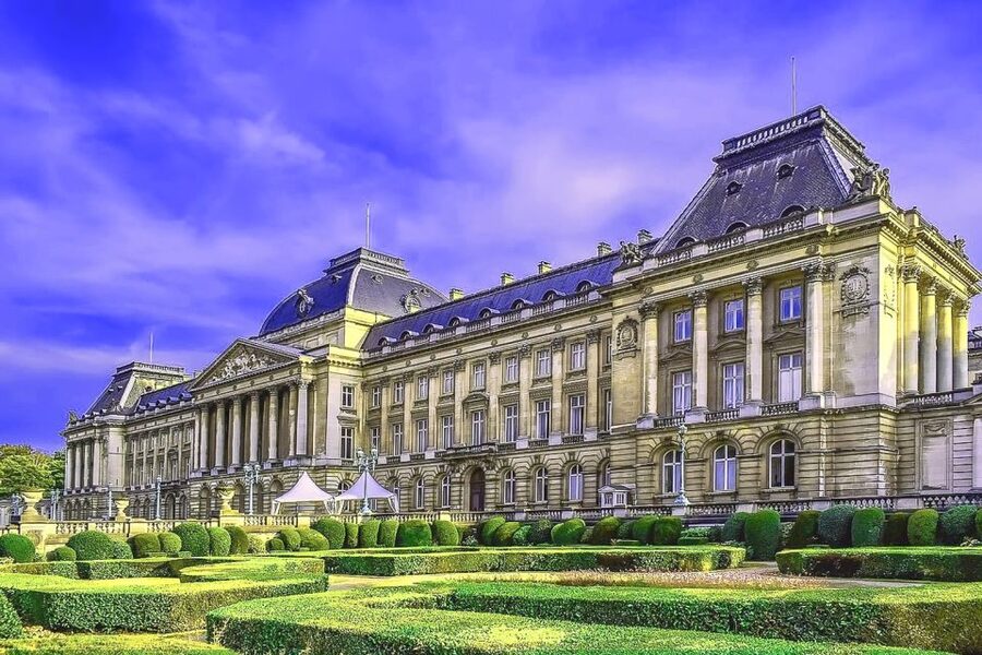 From Amsterdam: Private Sightseeing Trip to Brussels - Sablon for antiques and local shopping