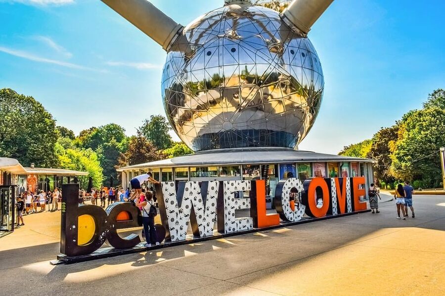From Amsterdam: To Brussels - Travel as a VIP - Chocolate, waffles, and choosing your own Brussels