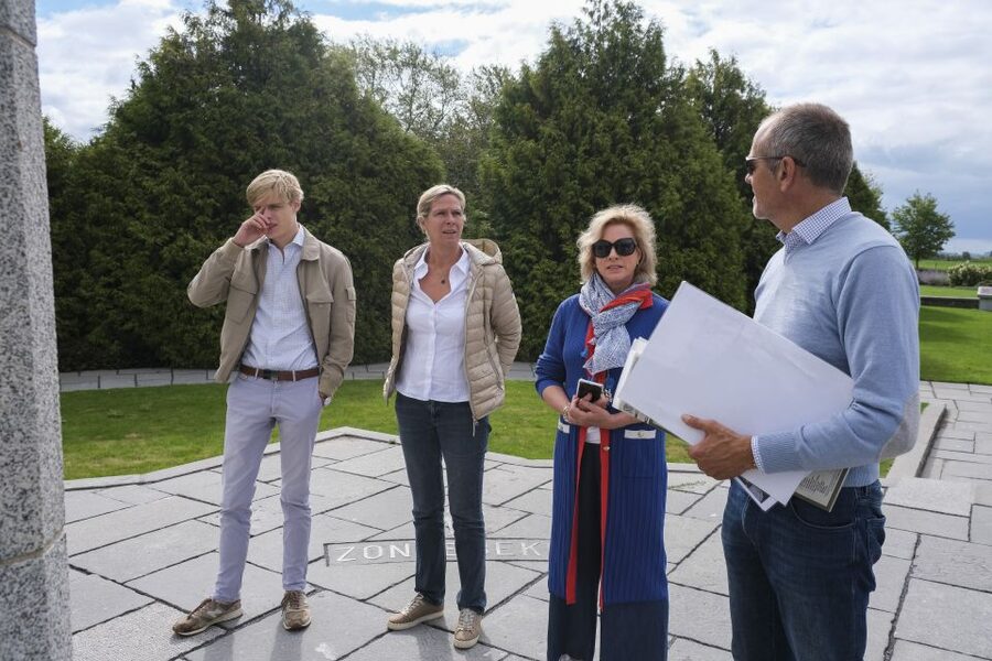 From Bruges: Great War Flanders Fields Minibus Tour w/ Lunch - Poppies and the changing seasons