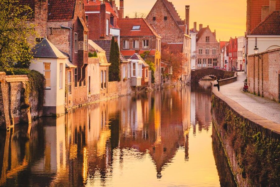 From Brussels: Bruges Day Trip with Boat Tour Option (ENG) - Leaving Brussels from Carrefour de lEurope