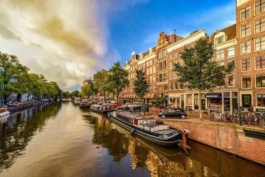 From Brussels: Cheese, Clogs & Windmills Amsterdam Day Trip - Food, rest stops, and the long return