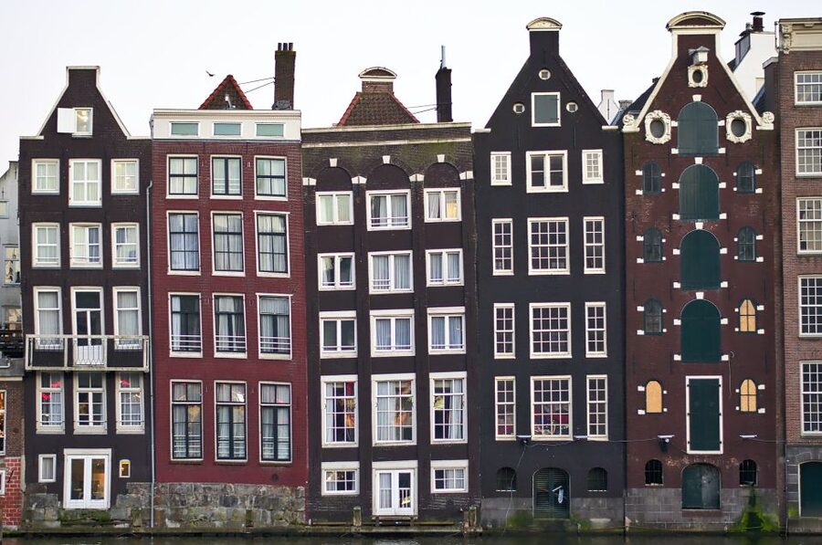 From Brussels: Cheese, Clogs & Windmills Amsterdam Day Trip - Guides, languages, and the pace of the day