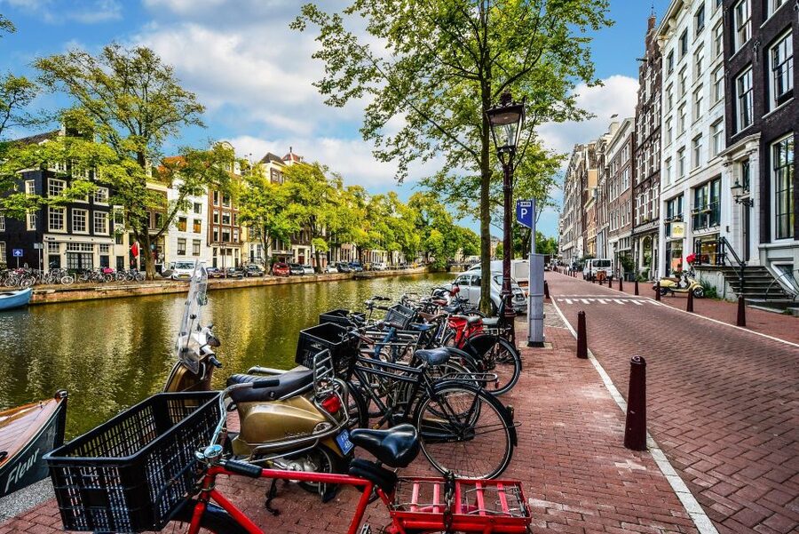 From Brussels: Cheese, Clogs & Windmills Amsterdam Day Trip - Meeting the white Keolis coach in Brussels
