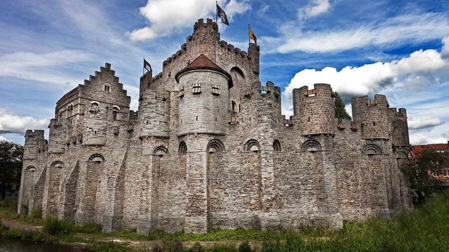 From Brussels: Full-Day Antwerp and Ghent Guided Tour - Why the guided format adds value