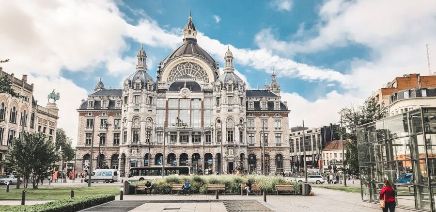 From Brussels: Guided Antwerp City Tour - Walking through the shopping streets