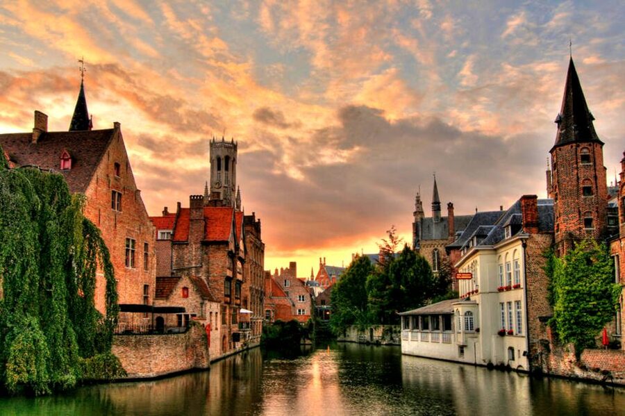 From Brussels: Private Tour of Bruges, Ghent and Flanders - Arriving in Bruges, the Venice of the North