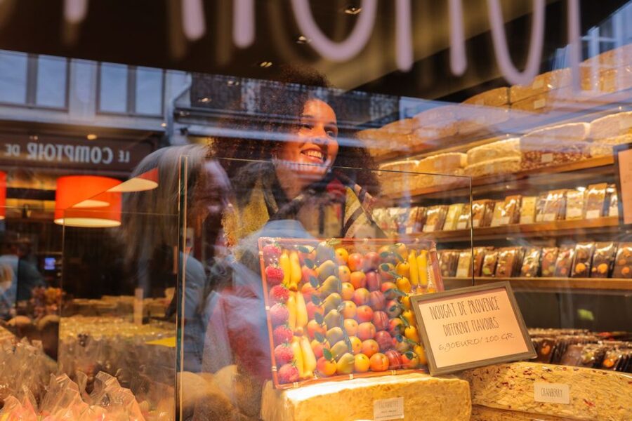 From Paris: Bruges Guided Tour with Hotel Pickup - Why Bruges works as a day trip from Paris