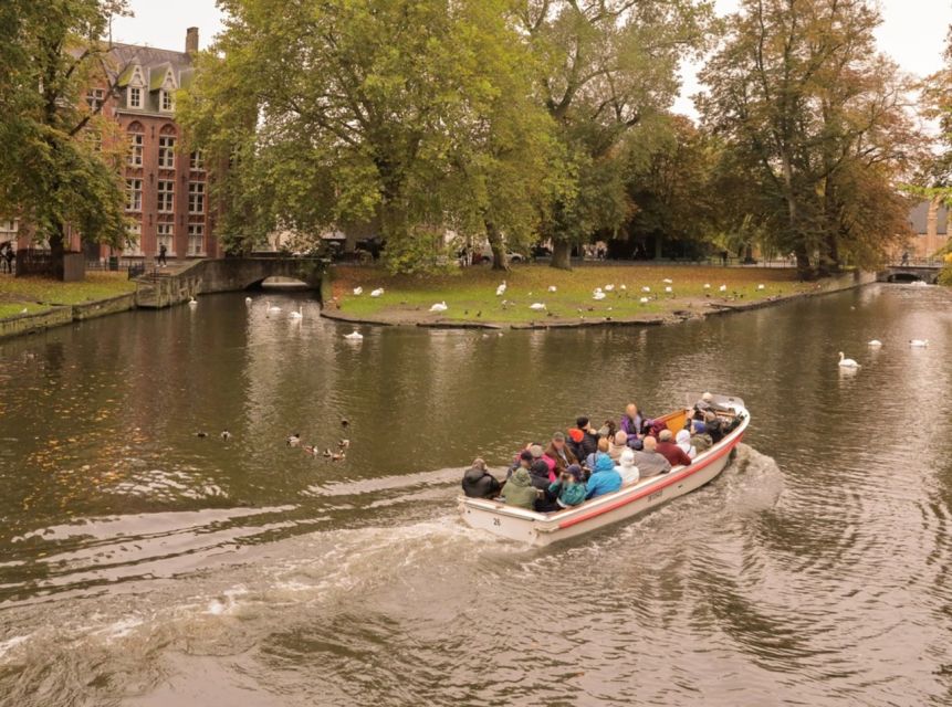 From Paris: Bruges Guided Tour with Hotel Pickup - Flemish painting at the Groninger Museum