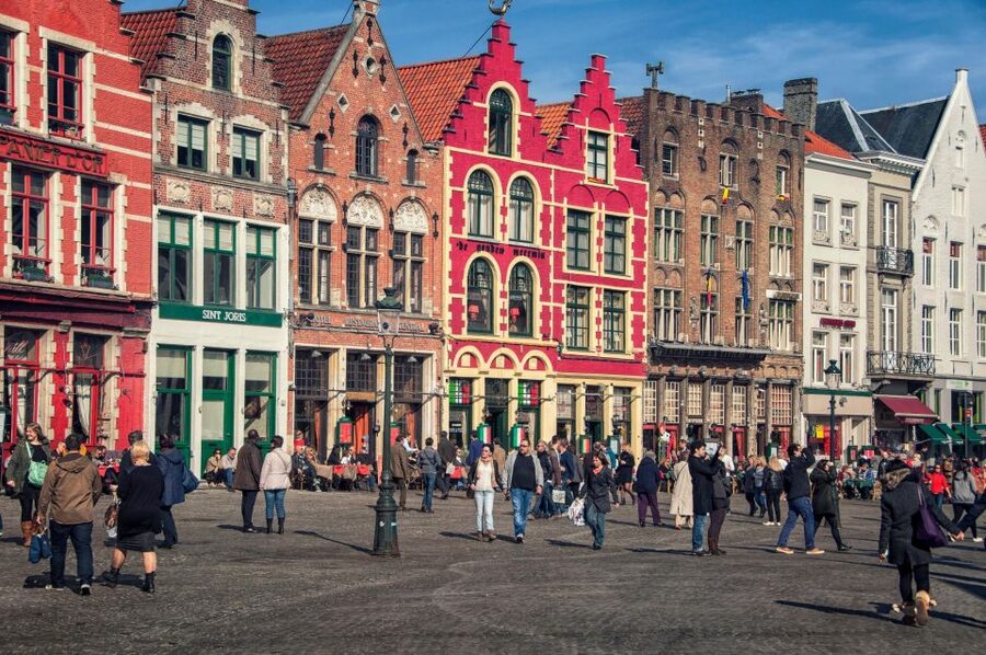 From Paris: Day Trip to the Enchanting Brussels and Bruges - Brussels: three hours around the historic center