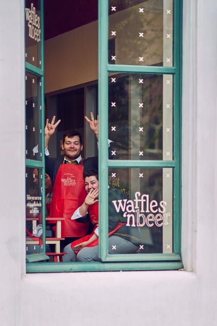 Ghent: Belgian Waffle-Making Workshop with Beer Tasting - What happens during the 90-minute class
