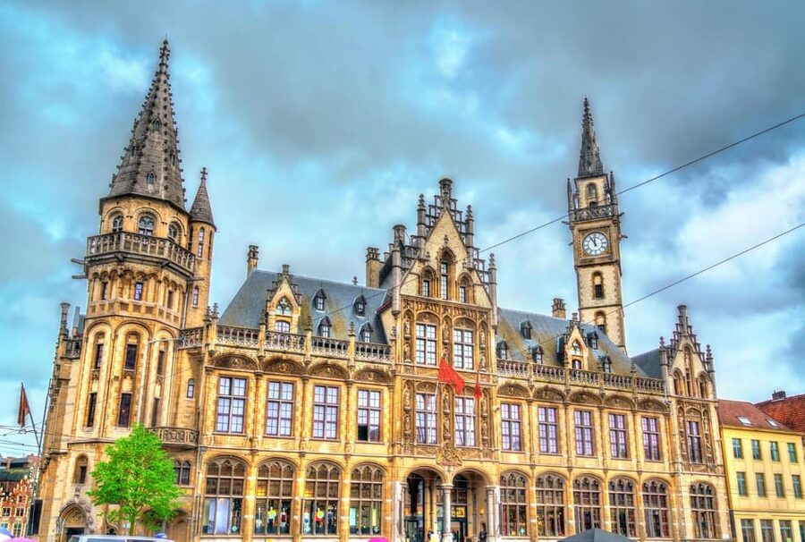 Ghent: Express Walk with a Local in 60 minutes - Medieval architecture without a rushed lecture