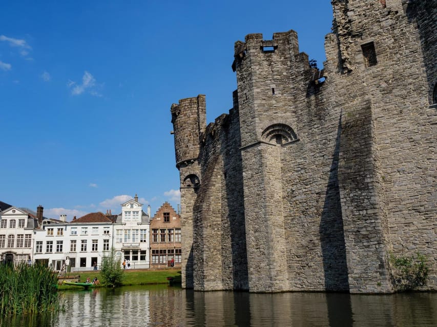 Ghent: Express Walk with a Local in 60 minutes - Food, cafés, and bars are part of the payoff