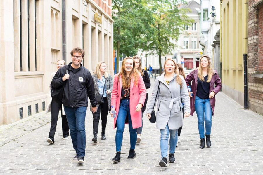 Ghent: Food & Drink Walking Tour with Tastings - Learning Ghent through side streets and stories