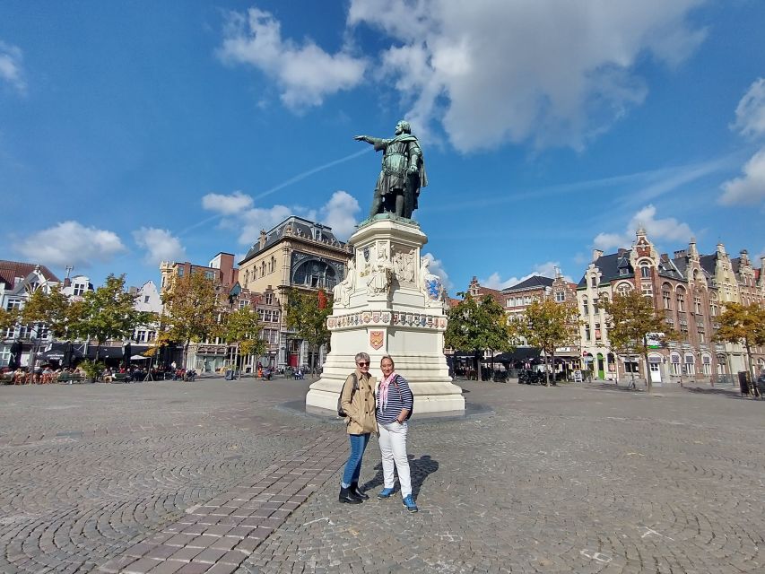 Ghent: Guided City Tour with Chocolate Tastings - Graffiti Street brings a modern change of pace