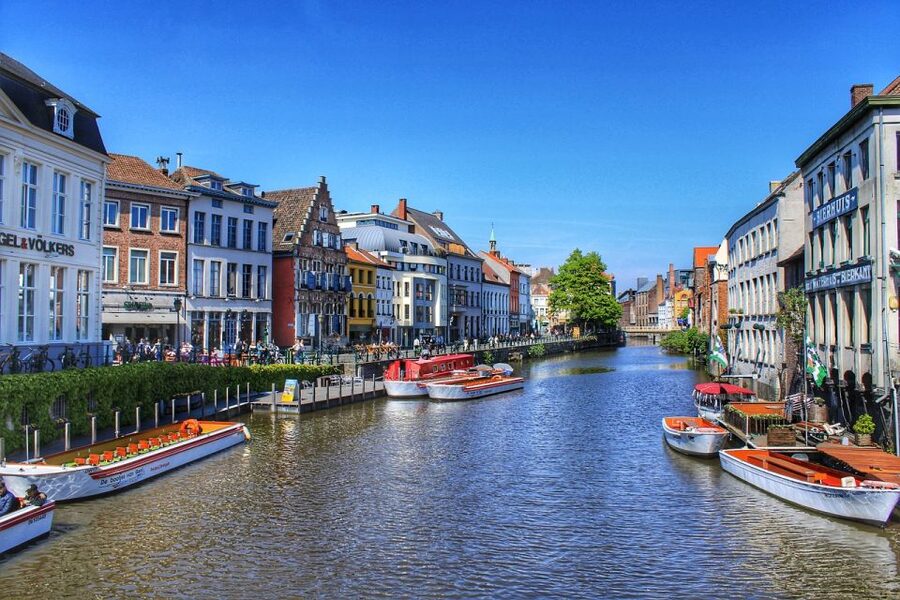 Ghent: Guided Walking Tour and Canal Boat Trip - Thirty minutes on the Leie and Lieve