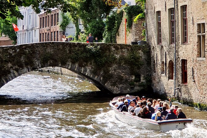 Guided boat trip and walk - The Holy Blood Basilica and Burg Square