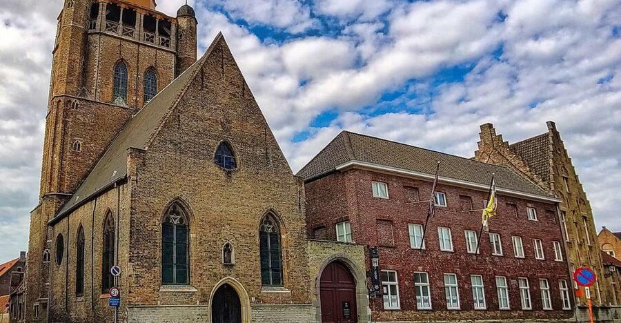 Historical Bruges: Jerusalem Chapel and Univ. of Commerce - Almshouses and the women of Bruges