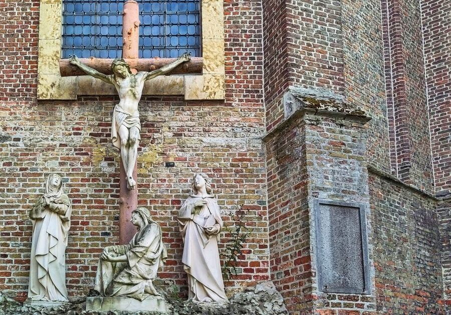 Historical Bruges: Jerusalem Chapel and Univ. of Commerce - The San Sebastian Archers Guild