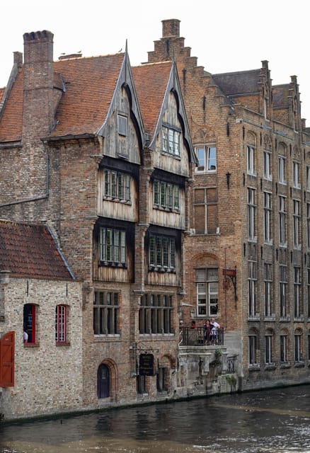 Historical walk in Bruges with local guide. Praline included - Gruuthuyse Castle and the Church of Our Lady