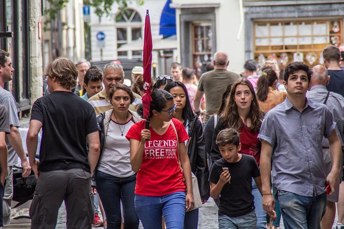 Historical Walking Tour: Legends of Bruges - Minnewater Lake: swans and a feud with an emperor