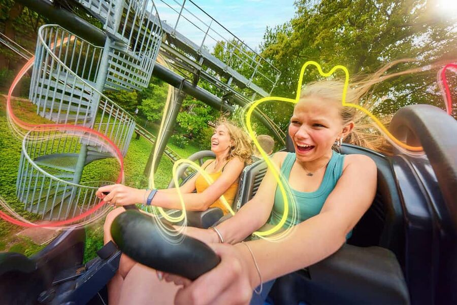Lichtaart: Bobbejaanland Entry Ticket - Five water attractions and indoor options