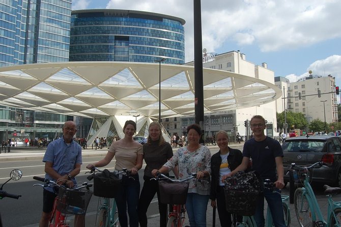 Lively Brussels Highlights Bike tour DUTCH - The Marolles and its daily flea market