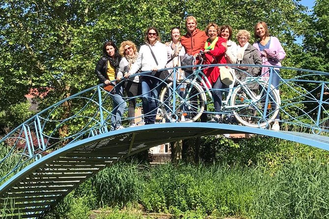 Lovely Leuven Highlights Biketour NEDERLANDS - Ladeuzeplein and Leuven’s giant beetle
