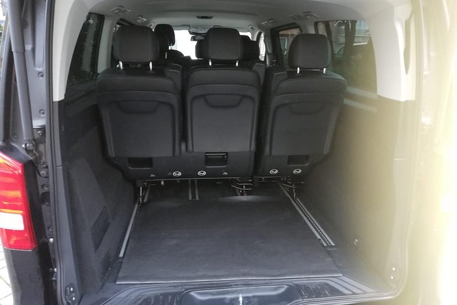 Luxury Minivan from Brussels airport to the city of Antwerp - Key points at a glance