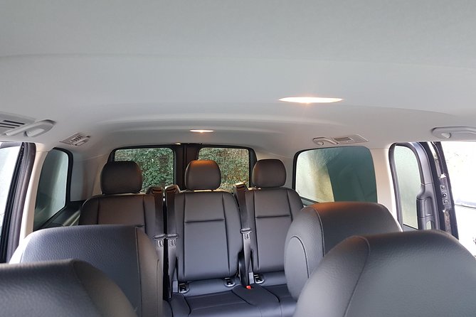 Luxury Minivan from Brussels airport to the city of Antwerp - What the ride feels like for a group of eight