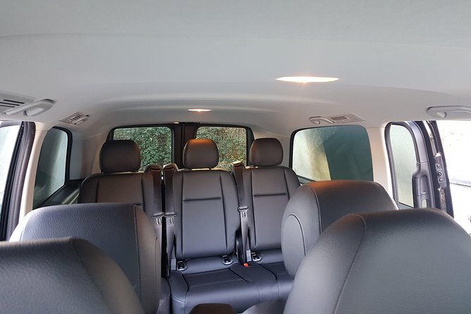 Luxury Minivan from Brussels airport to the city of Brussels - Leaving Brussels Airport without the usual taxi shuffle