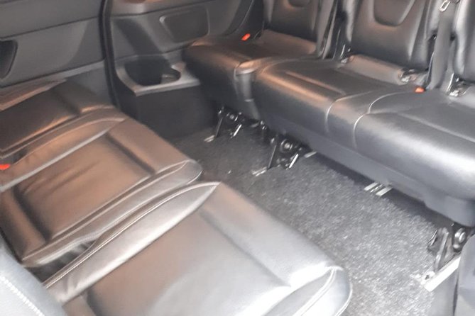 Luxury Minivan from Brussels airport to the city of Brussels - Inside the vehicle: comfort is more certain than luxury