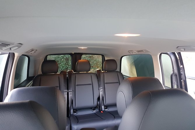 Luxury Minivan from Charleroi airport to the city of Brussels - What the private minivan means for your group