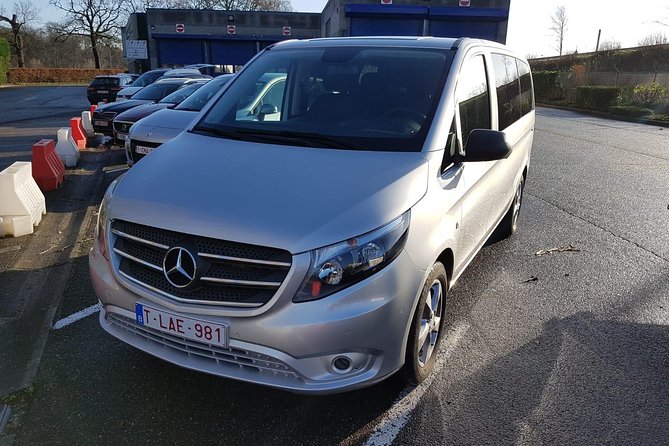 Luxury Minivan from Charleroi airport to the city of Brussels - Clean vehicle, steady ride, useful Wi-Fi