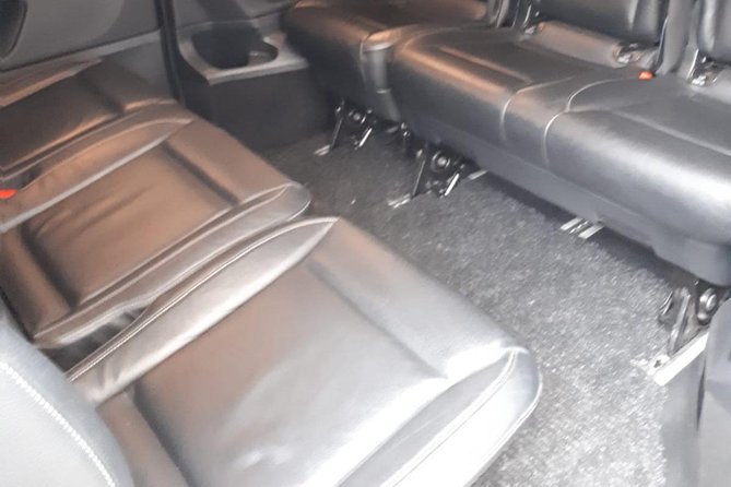 Luxury Minivan from Charleroi airport to the city of Brussels - Is $242.85 a fair price?