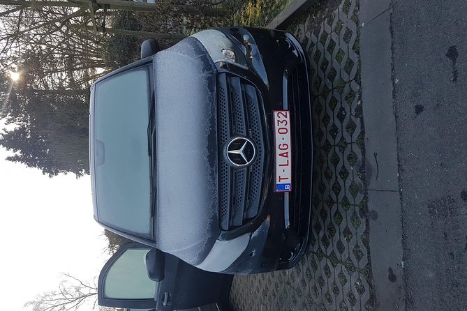 Luxury Minivan from Charleroi airport to the city of Brussels - The airport-to-Brussels route, without sightseeing stops