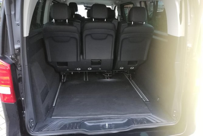 Luxury Minivan from Charleroi airport to the city of Ghent - The return trip from Ghent to Charleroi Airport