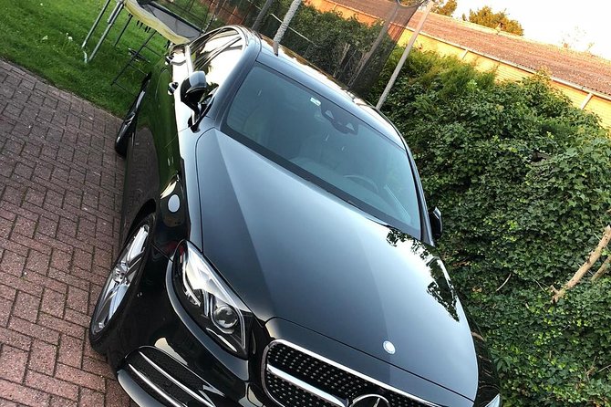 Luxury vehicle from Charleroi airport to the city of Brussels - Returning from Brussels to Charleroi Airport