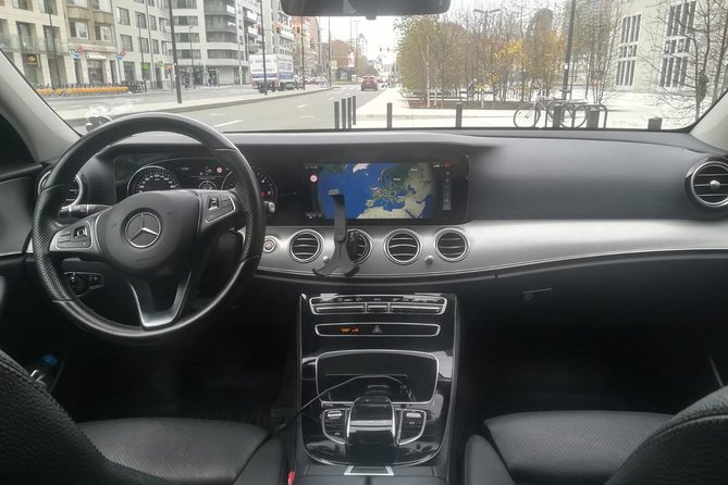 Luxury vehicle from Charleroi airport to the city of Brussels - Who will like this transfer most?