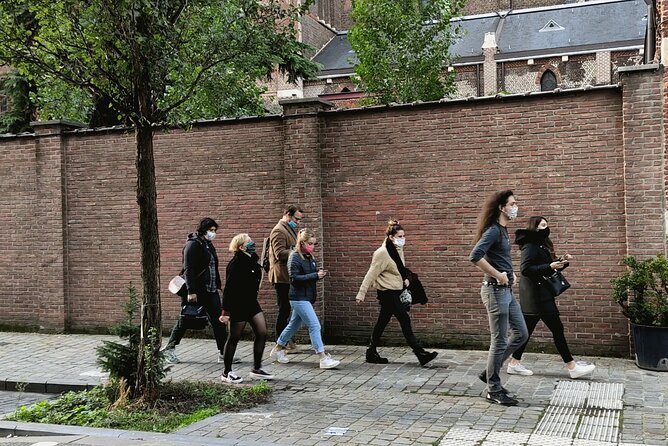 Outdoor Escape Game with drinks in Brussels - Meeting at Rue dArtois 39