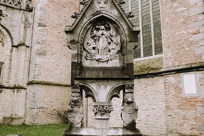 Private Architectural Tour of Bruges - Huidenvettersplein and the Fish Market keep the story close to daily life