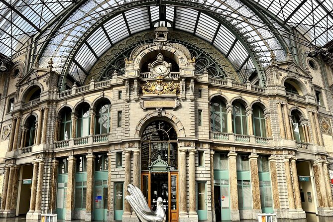 Private Arrival Transfer from Brussels Airport or city to Antwerp with Business car - A private arrival is useful for specific kinds of trips