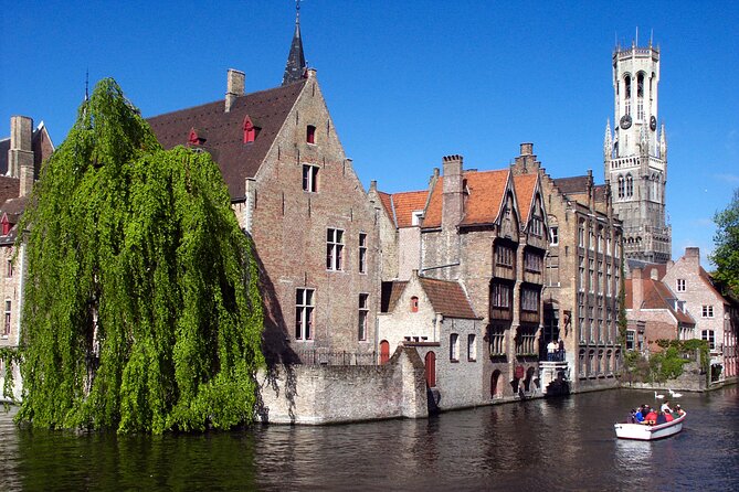 Private Arrival Transfer from Brussels Airport to Bruges with Business car - The direct drive to Bruges