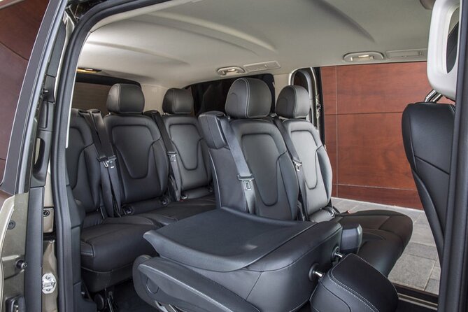 Private Arrival Transfer from Brussels Airport to Brussels City by luxury Van - Service quality and the small amount of feedback available