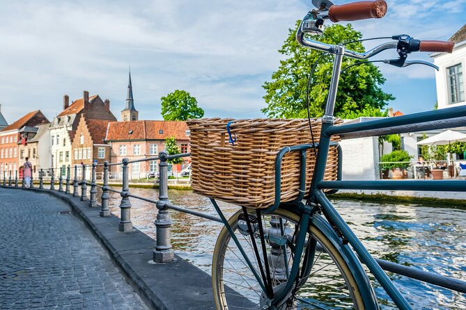 Private Bruges 3.5-Hour Guided Bike Tour: Discover Hidden Gems - Starting at Stationsplein and finding your rhythm