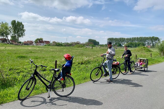 Private Bruges Countryside Cycling Tour to Damme with Guided Walk - A Belgian beer break on Damme’s square
