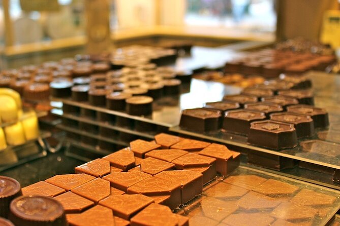 Private Bruges Food Tour: 8 Tastings of Local Delicacies - Diksmuids Boterhuis: a refined opening of meat and cheese